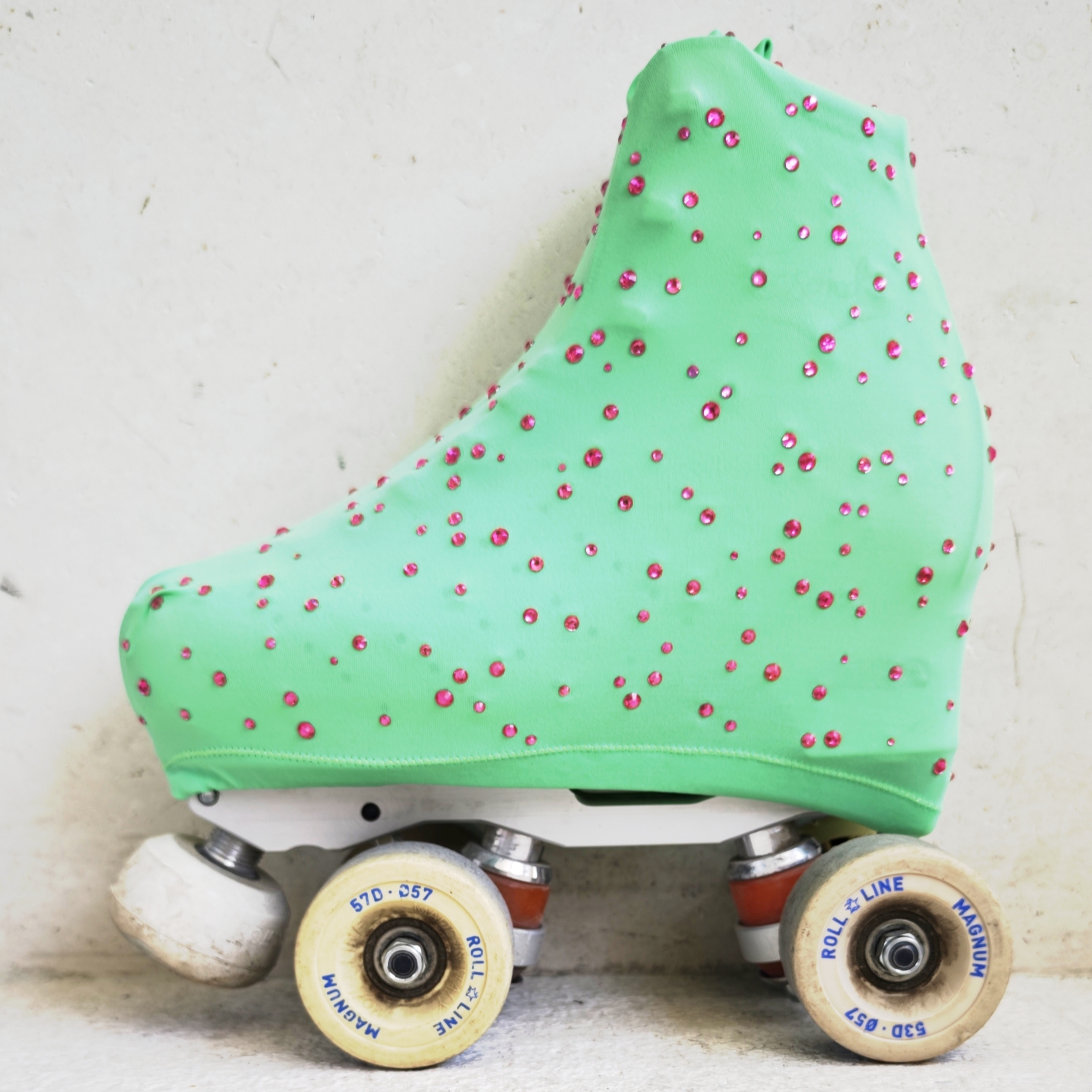 Verde clarito brillantitos rosas - Fundas de Patín - Imagen 5